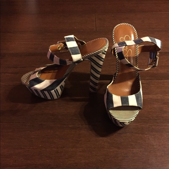 Jessica Simpson Nautical Platform Sandal - Picture 2 of 4